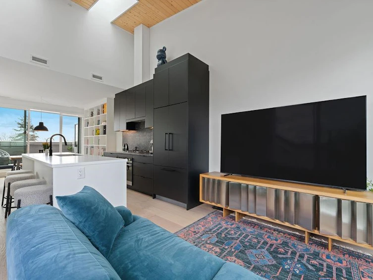 201-650 E 2nd Street, North Vancouver, BC, V7M 1E3 - 12