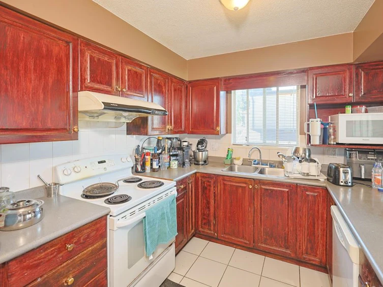7310 Gladstone Street, Vancouver, BC, V5P 4G8 - 5