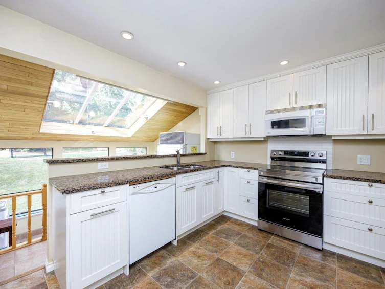 1427 Appin Road, North Vancouver, BC, V7J 2T4 - 7