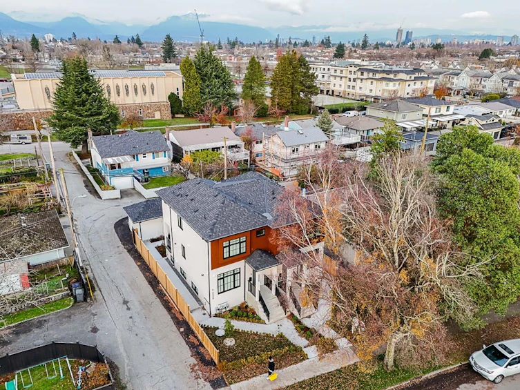 2329 E 49th Avenue, Vancouver, BC, V5S 1J3 - 35