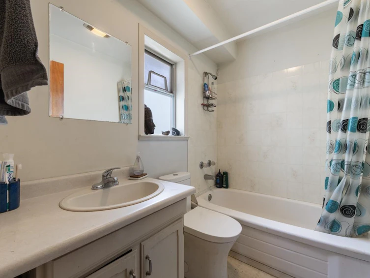1737 E 5th Avenue, Vancouver, BC, V5N 1L9 - 11