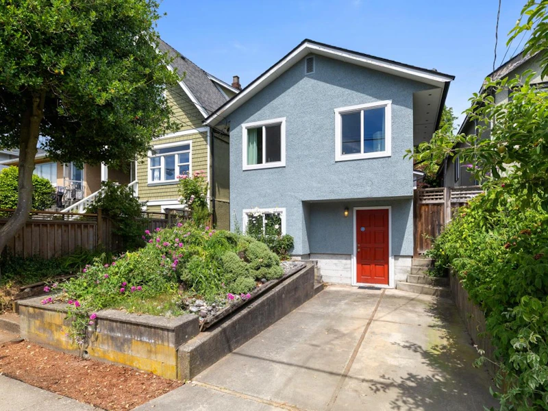 1737 E 5th Avenue, Vancouver BC V5N 1L9