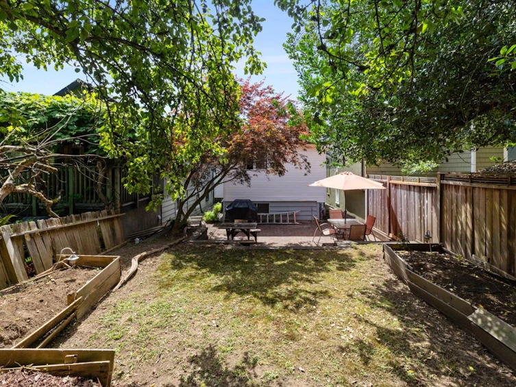 1737 E 5th Avenue, Vancouver, BC, V5N 1L9 - 21