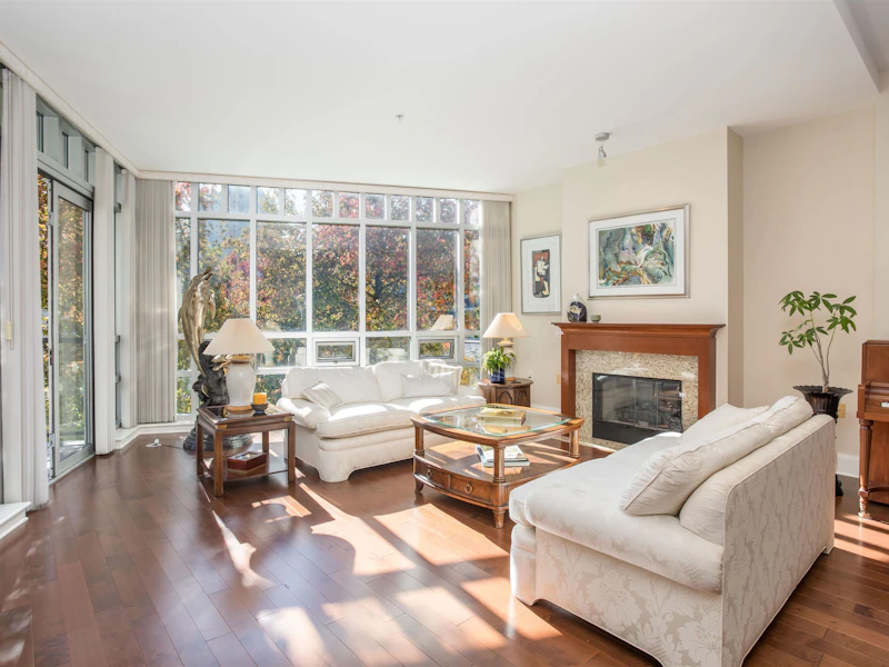 301 - 605 Clyde Avenue, West Vancouver BC V7T 1C7