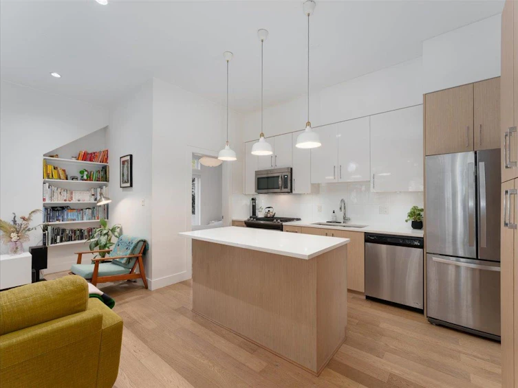 352 E 7th Avenue, Vancouver, BC, V5T 3L8 - 11