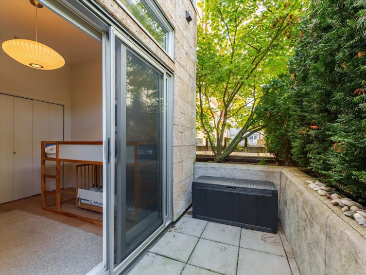 352 E 7th Avenue, Vancouver, BC, V5T 3L8 - 3