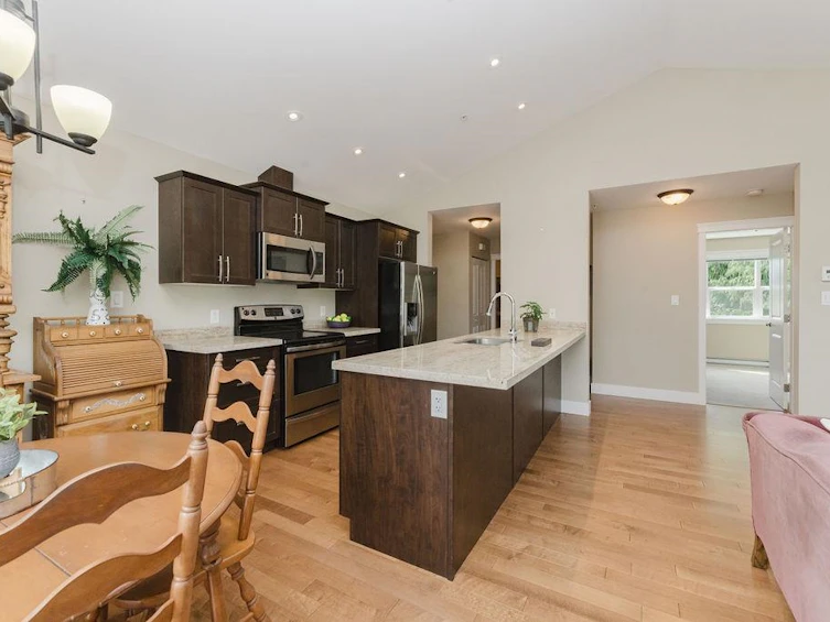201-518 Shaw Road, Gibsons, BC, V0N 1V8 - 7