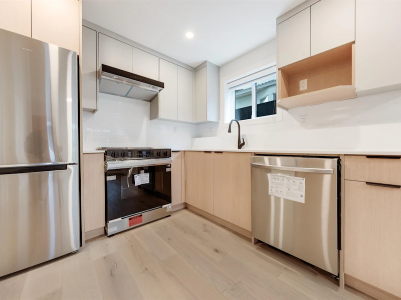 5092 Slocan Street, Vancouver BC V5R 2A5