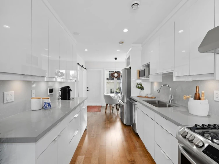 2248 Grant Street, Vancouver, BC, V5L 2Z7 - 3