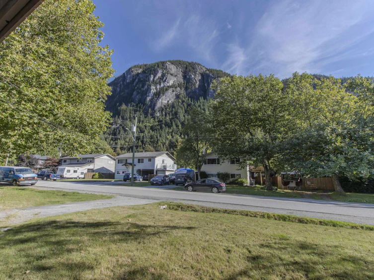 38183 Lombardy Crescent, Squamish, BC, V8B 0X3 - 5