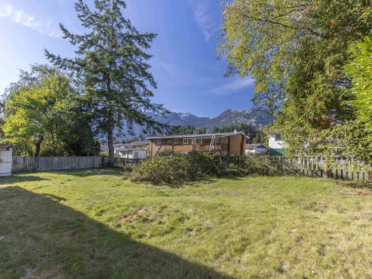 38183 Lombardy Crescent, Squamish, BC, V8B 0X3 - 3