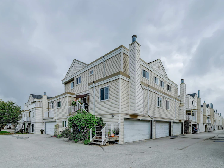 200-10077 156 Street, Surrey, BC, V3R 4L6 - 3