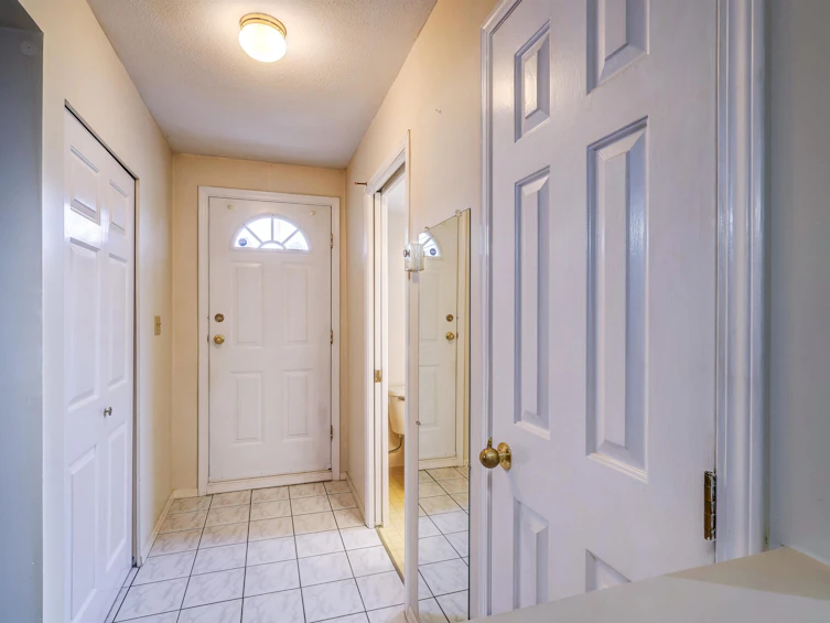 200-10077 156 Street, Surrey, BC, V3R 4L6 - 4