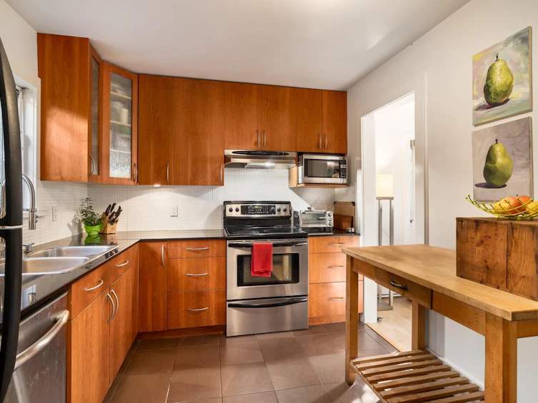 158 E 17th Avenue, Vancouver, BC, V5V 1A4 - 10