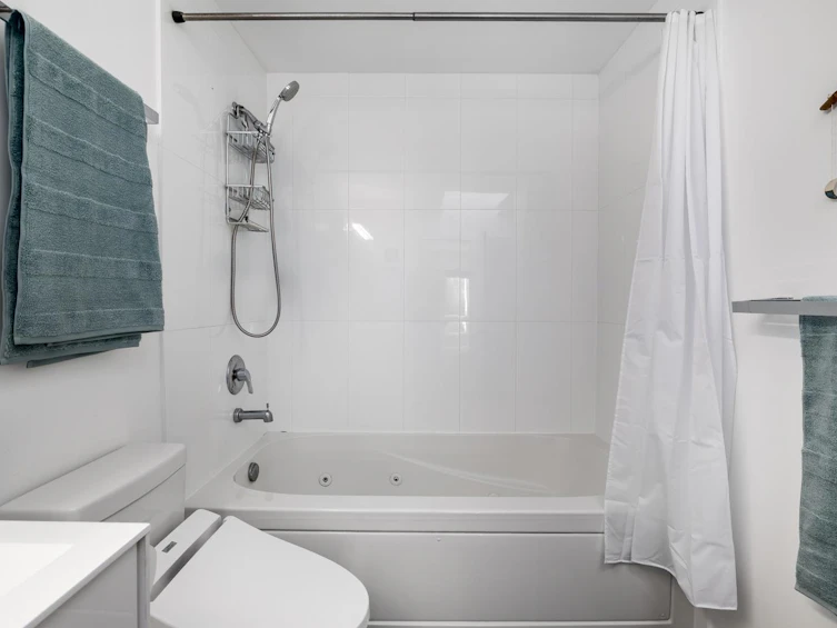 158 E 17th Avenue, Vancouver, BC, V5V 1A4 - 23