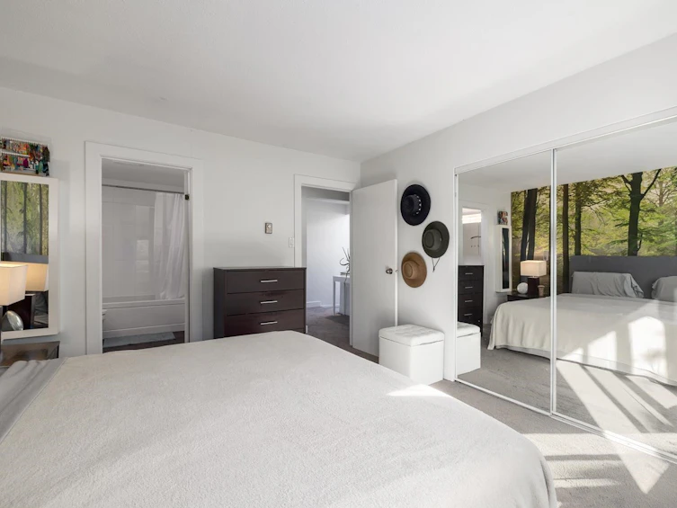 158 E 17th Avenue, Vancouver, BC, V5V 1A4 - 16