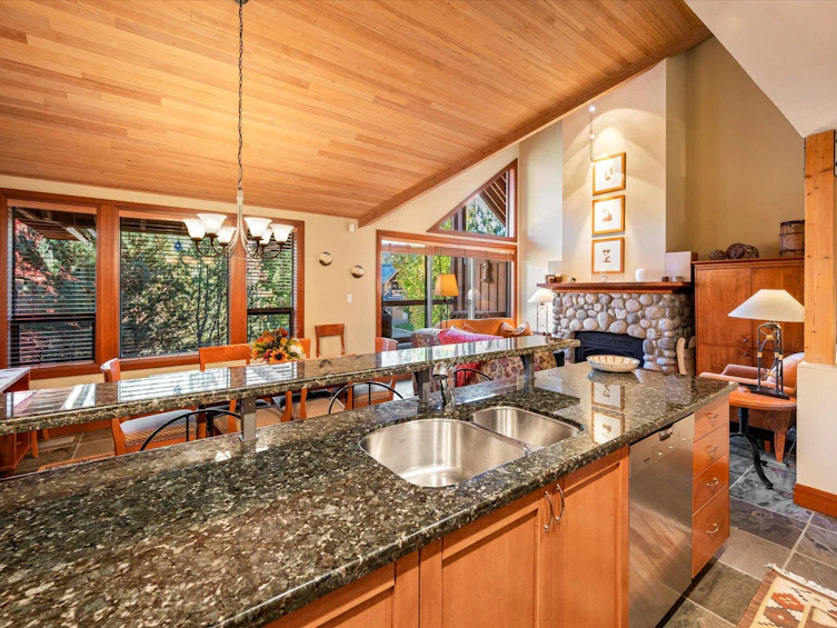 ABCD-4803 Casabella Crescent, Whistler, BC, V8E 0Z4 - 17