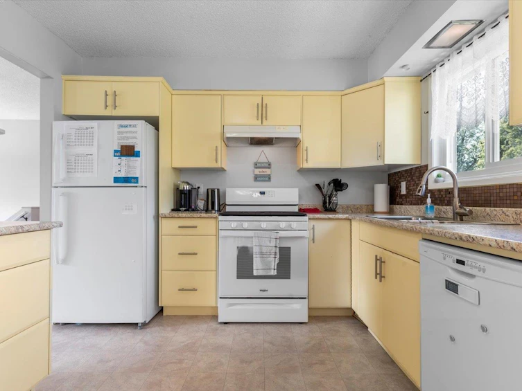 10005 Dublin Drive, Chilliwack, BC, V2P 3R1 - 8