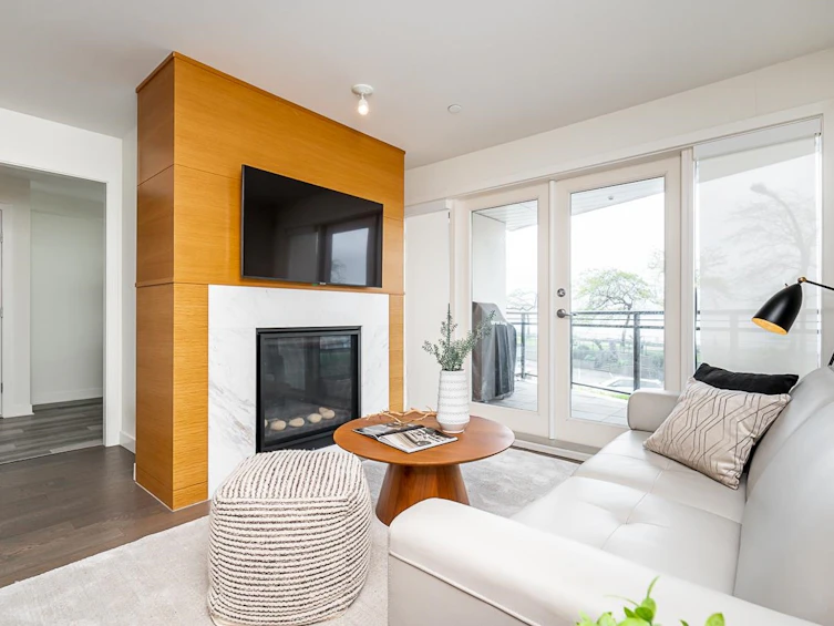203-1150 Oxford Street, Surrey, BC, V4B 0B3