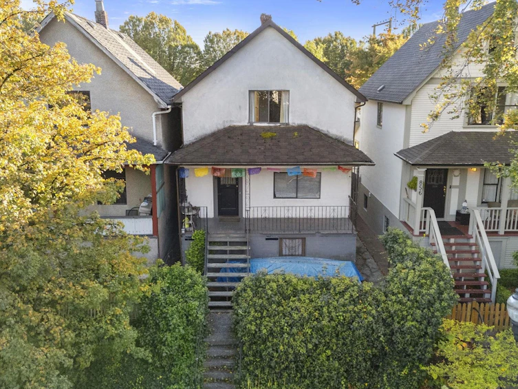 858 Union Street, Vancouver, BC, V6A 2C4 - 2