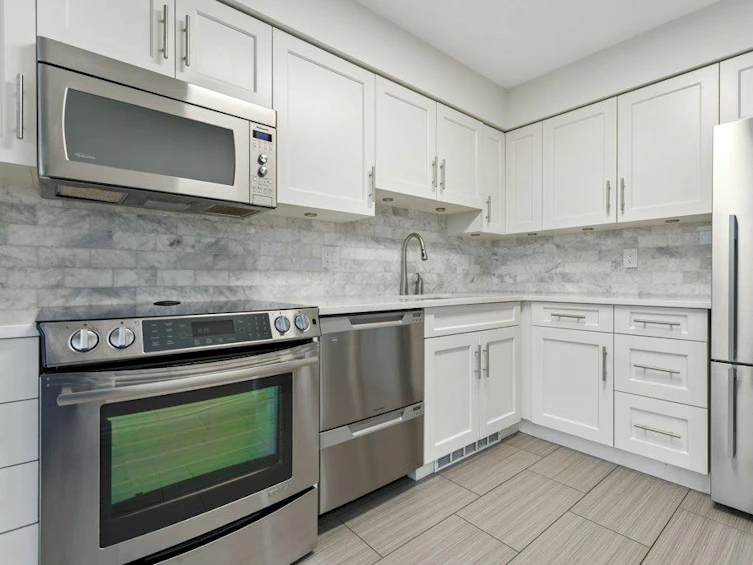 701-1327 E Keith Road, North Vancouver, BC, V7J 3T5 - 10
