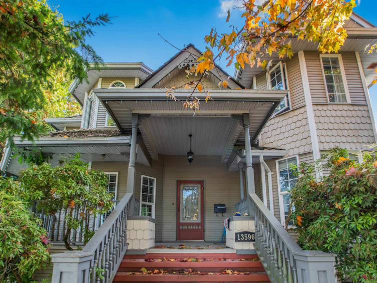 13596 60 Avenue, Surrey, BC, V3X 2M6