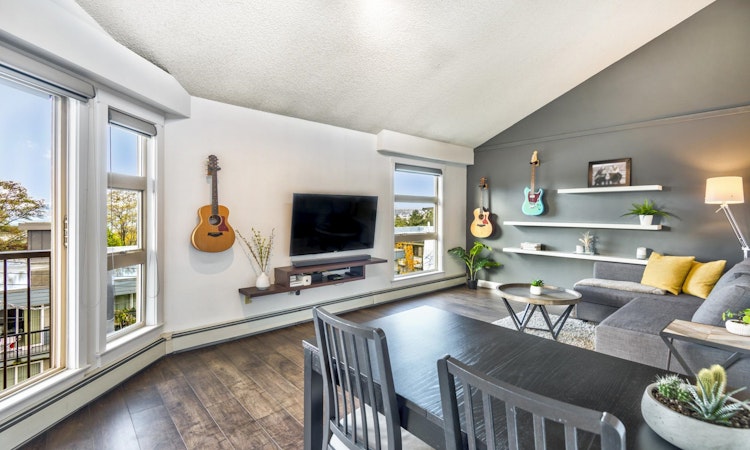 305-235 W 4th Street