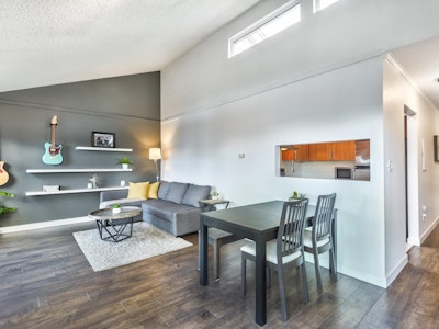 305-235 W 4th Street - 3