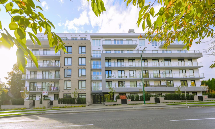 303-6859 Cambie Street
