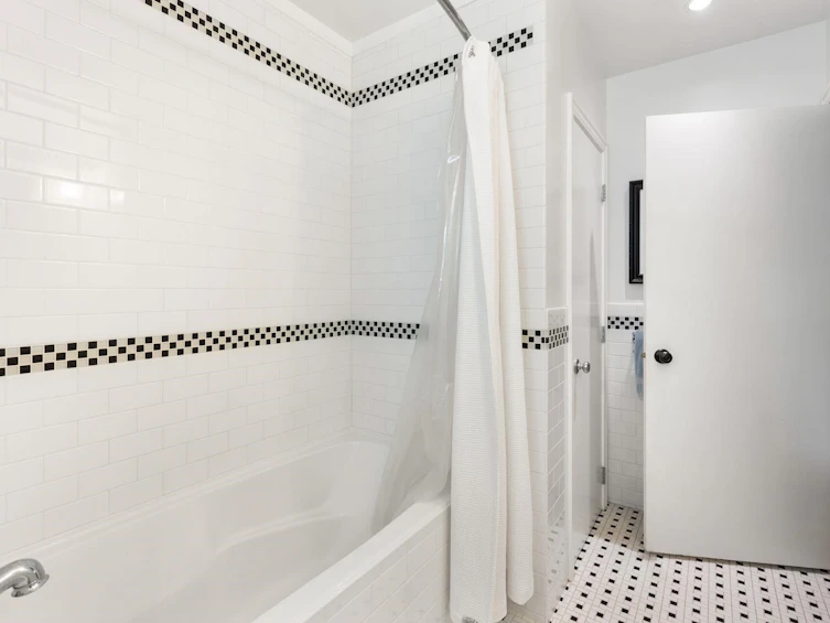 2857 W 35th Avenue, Vancouver, BC, V6N 2M3 - 29