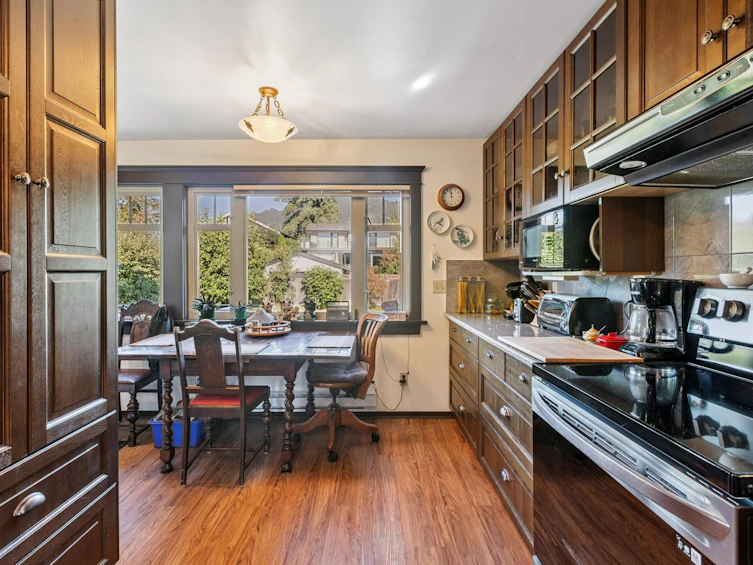 234 W Windsor Road, North Vancouver, BC, V7N 2N1 - 13