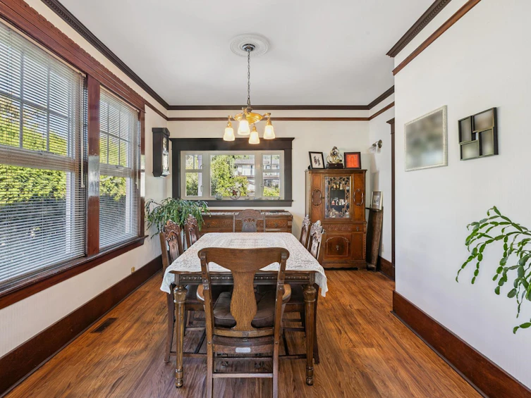 234 W Windsor Road, North Vancouver, BC, V7N 2N1 - 10