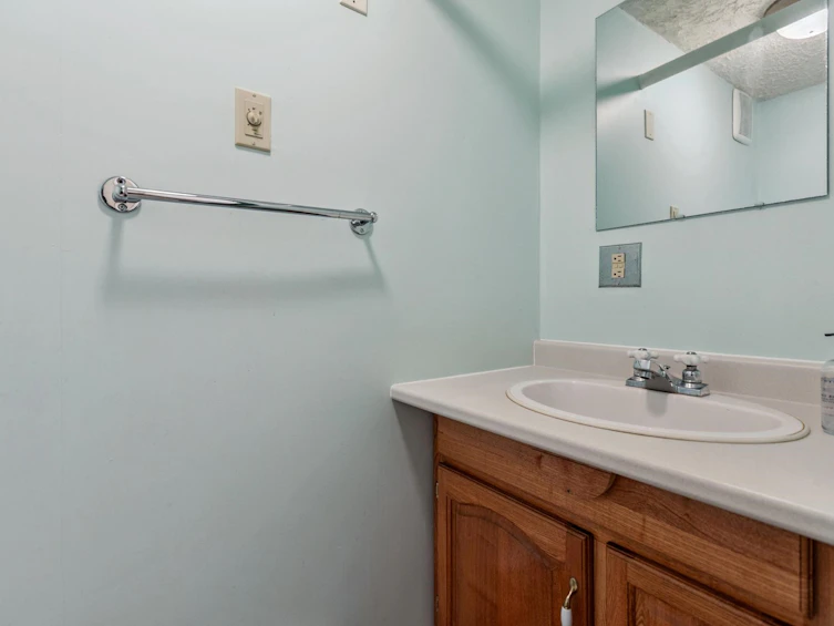 234 W Windsor Road, North Vancouver, BC, V7N 2N1 - 30