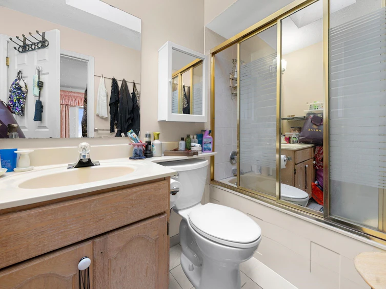 350 E 50th Avenue, Vancouver, BC, V5X 1A8 - 32