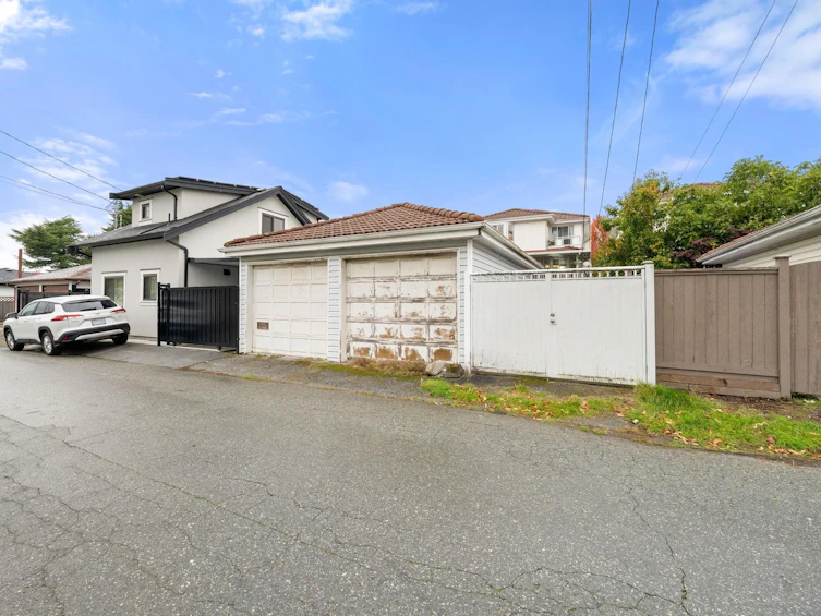 350 E 50th Avenue, Vancouver, BC, V5X 1A8 - 38