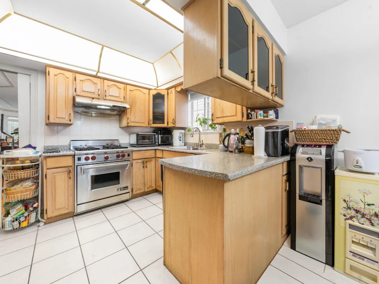 350 E 50th Avenue, Vancouver, BC, V5X 1A8 - 17
