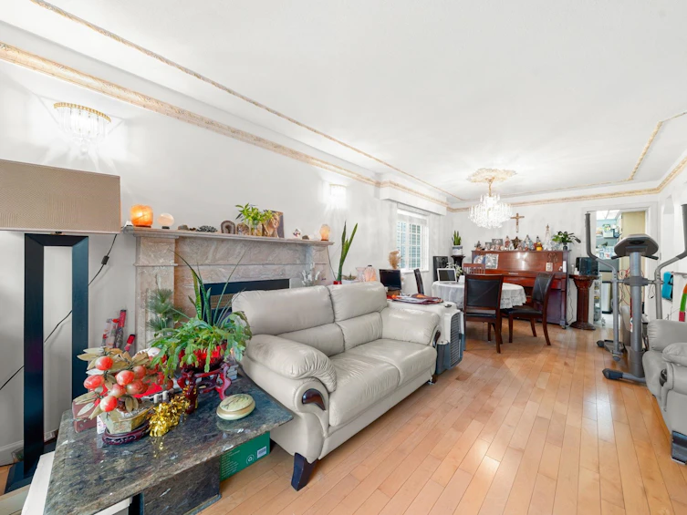 350 E 50th Avenue, Vancouver, BC, V5X 1A8 - 9