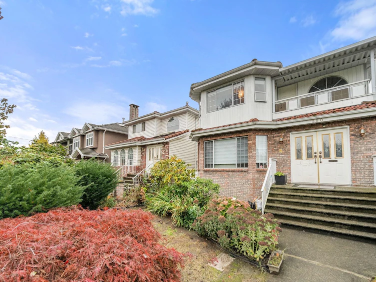 350 E 50th Avenue, Vancouver, BC, V5X 1A8 - 2
