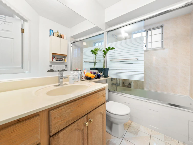 350 E 50th Avenue, Vancouver, BC, V5X 1A8 - 27