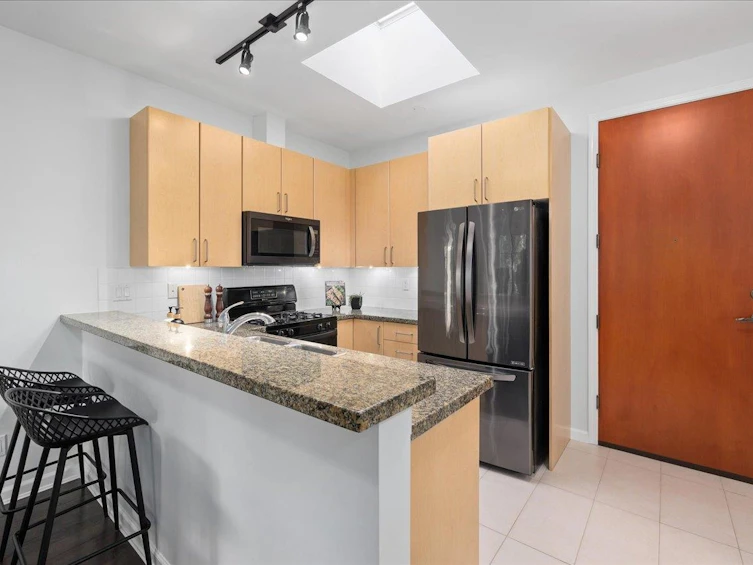 412-2065 W 12th Avenue, Vancouver, BC, V6J 5L9 - 8