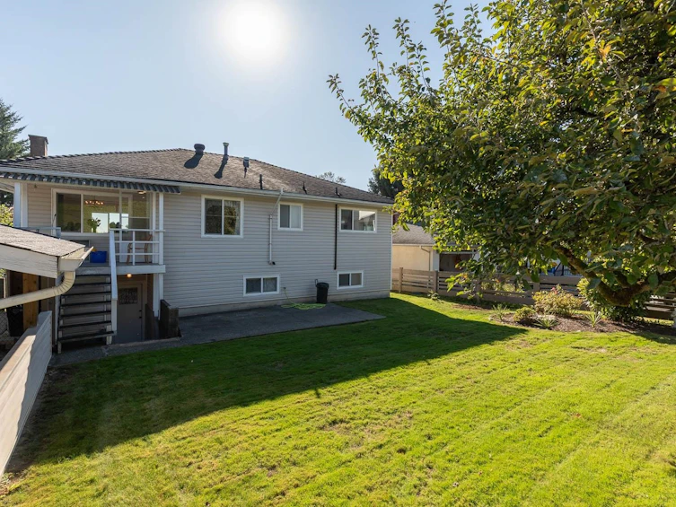 6465 Dawson Street, Burnaby, BC, V5B 2W7 - 21