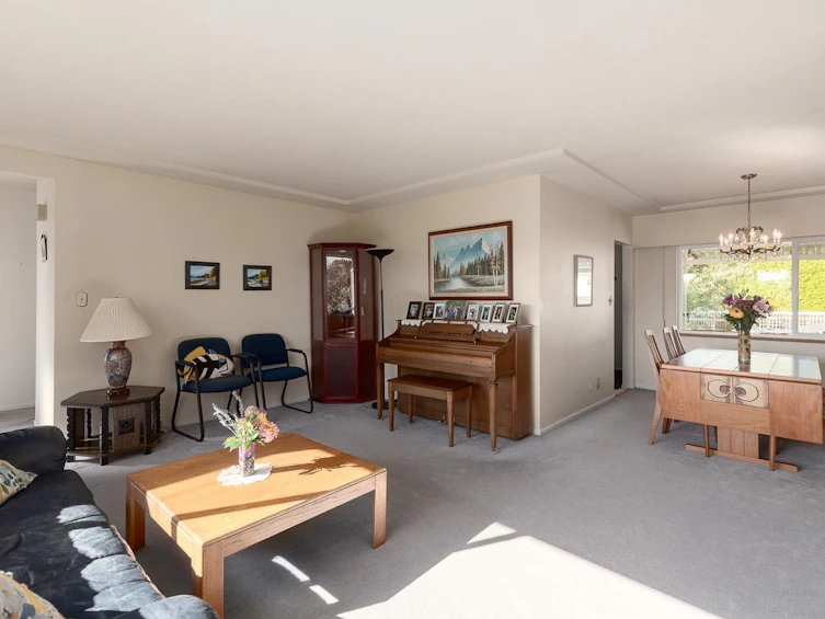 6465 Dawson Street, Burnaby, BC, V5B 2W7 - 5