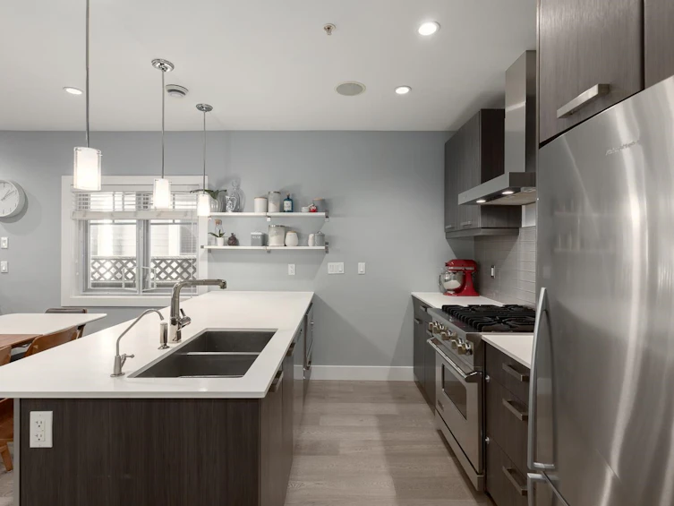 1082 E 10th Avenue, Vancouver, BC, V5T 2B5 - 11