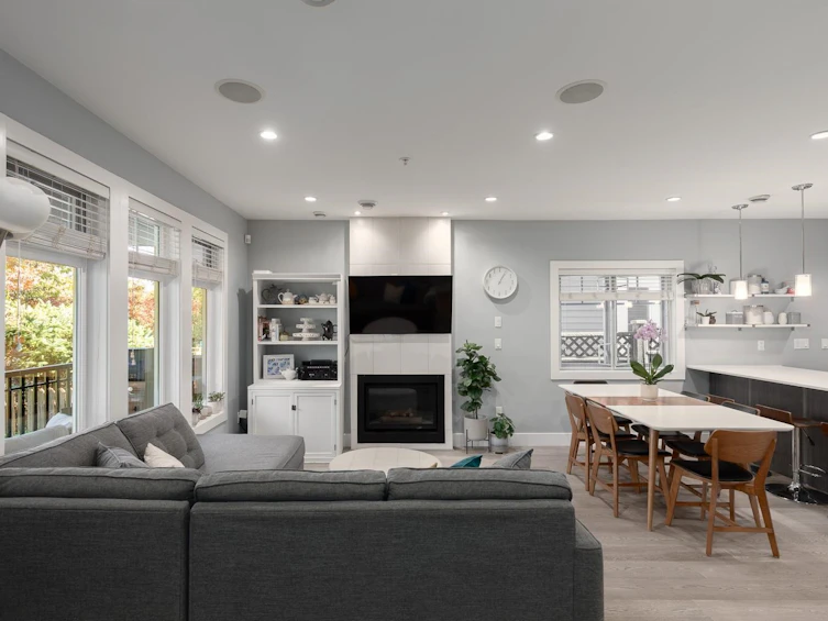 1082 E 10th Avenue, Vancouver, BC, V5T 2B5 - 3