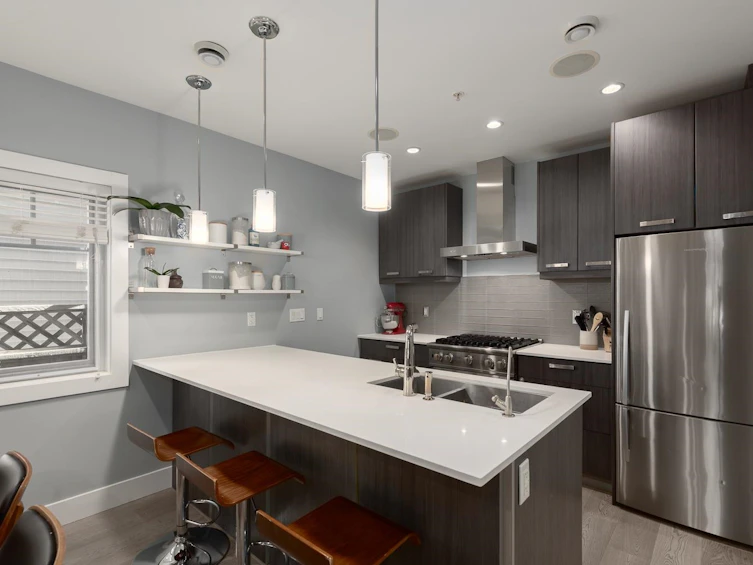 1082 E 10th Avenue, Vancouver, BC, V5T 2B5 - 10
