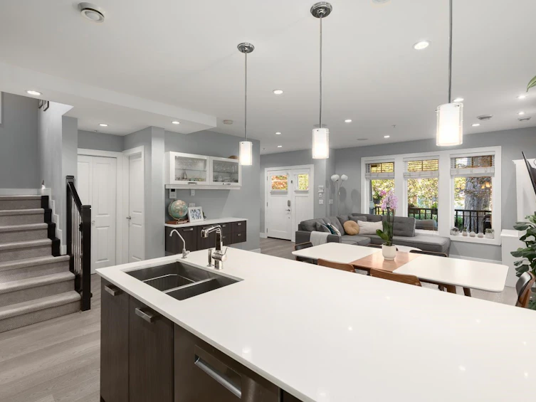 1082 E 10th Avenue, Vancouver, BC, V5T 2B5 - 12