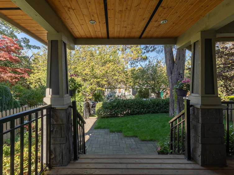 1082 E 10th Avenue, Vancouver, BC, V5T 2B5 - 31