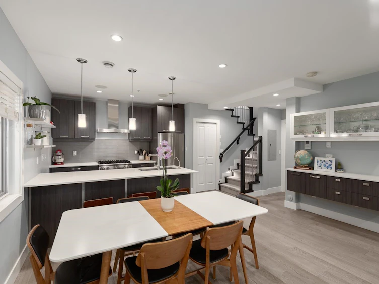 1082 E 10th Avenue, Vancouver, BC, V5T 2B5 - 8