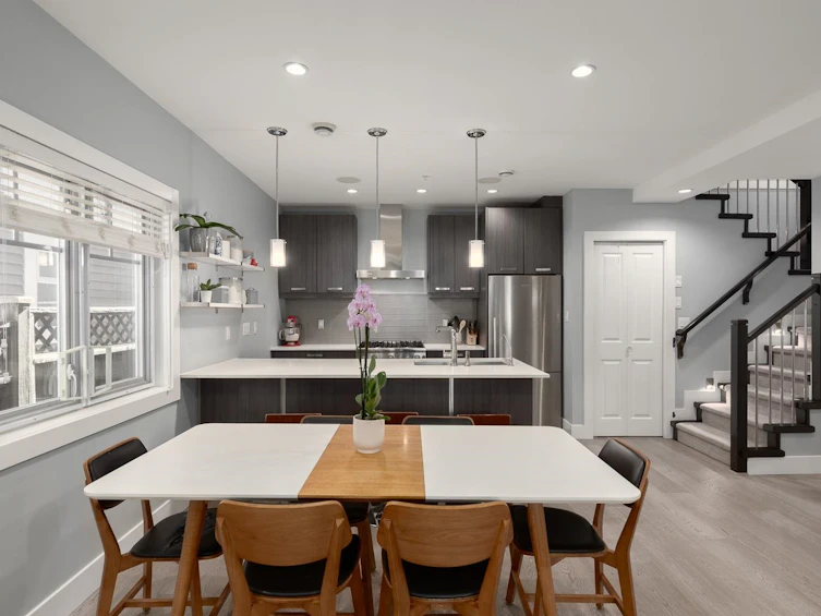 1082 E 10th Avenue, Vancouver, BC, V5T 2B5 - 9