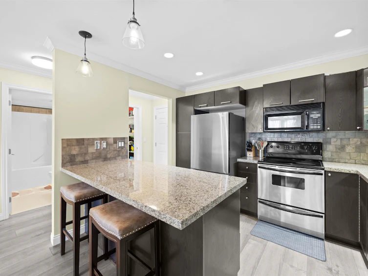 210-5438 198 Street, Langley, BC, V3A 1G2 - 17